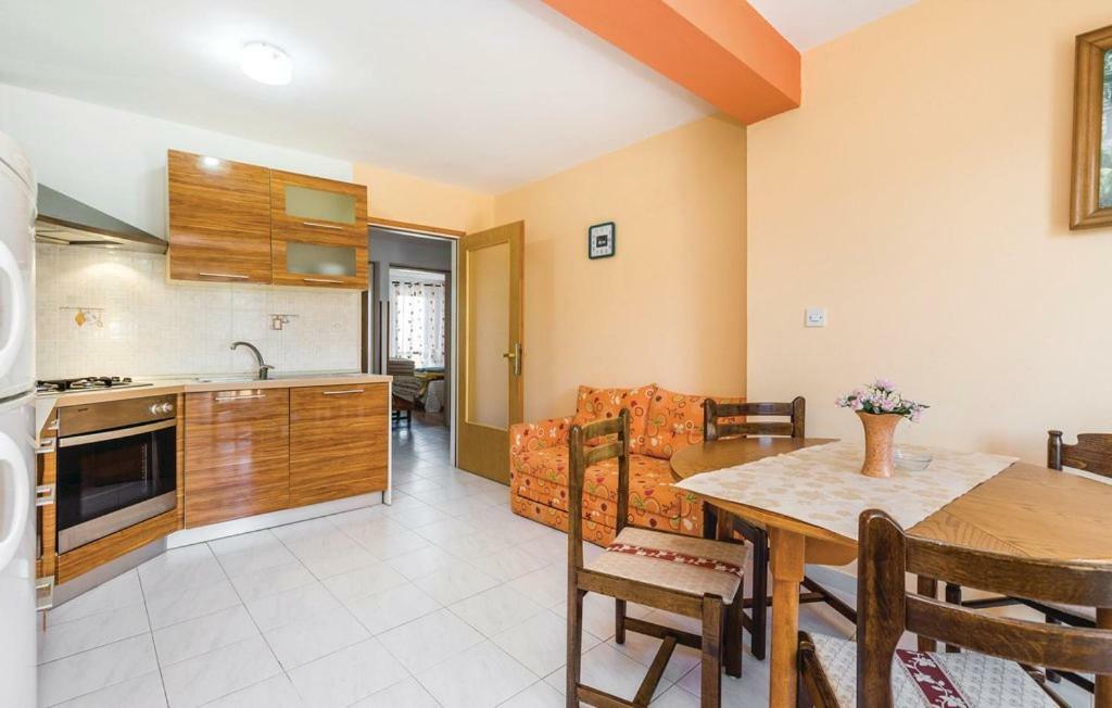 Apartma Hause Lupic Rab Town